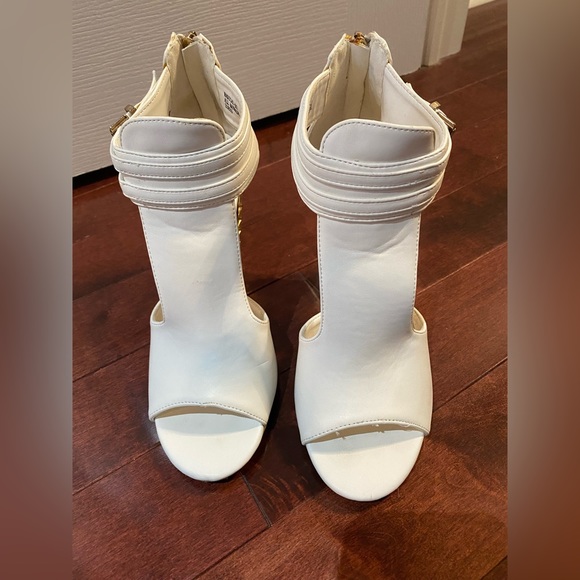 Very unusual gold spike heel white ankle booties, open toe size 8 1/2 - Picture 5 of 8